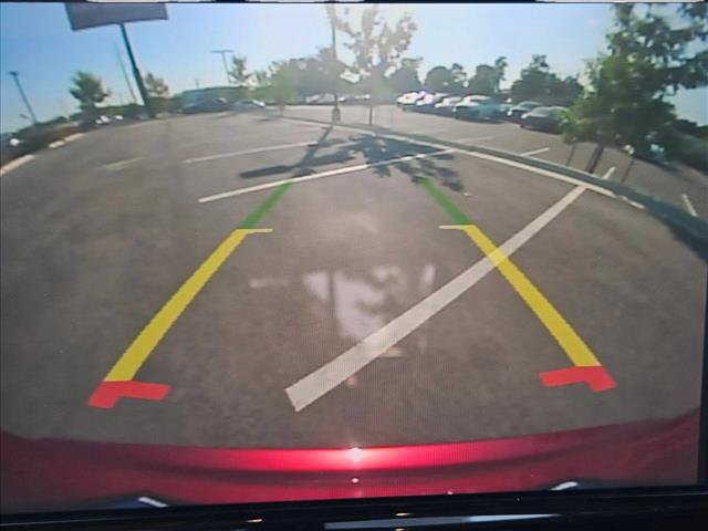 Used 2023 Chrysler Pacifica Touring-L FWD image 13