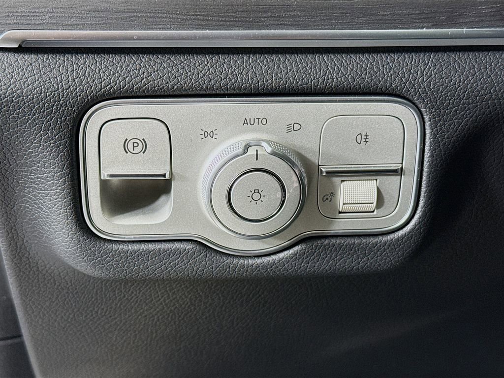 Used 2024 Mercedes-Benz GLE 350 GLE 350 w/ 3rd Row Seat Package image 10