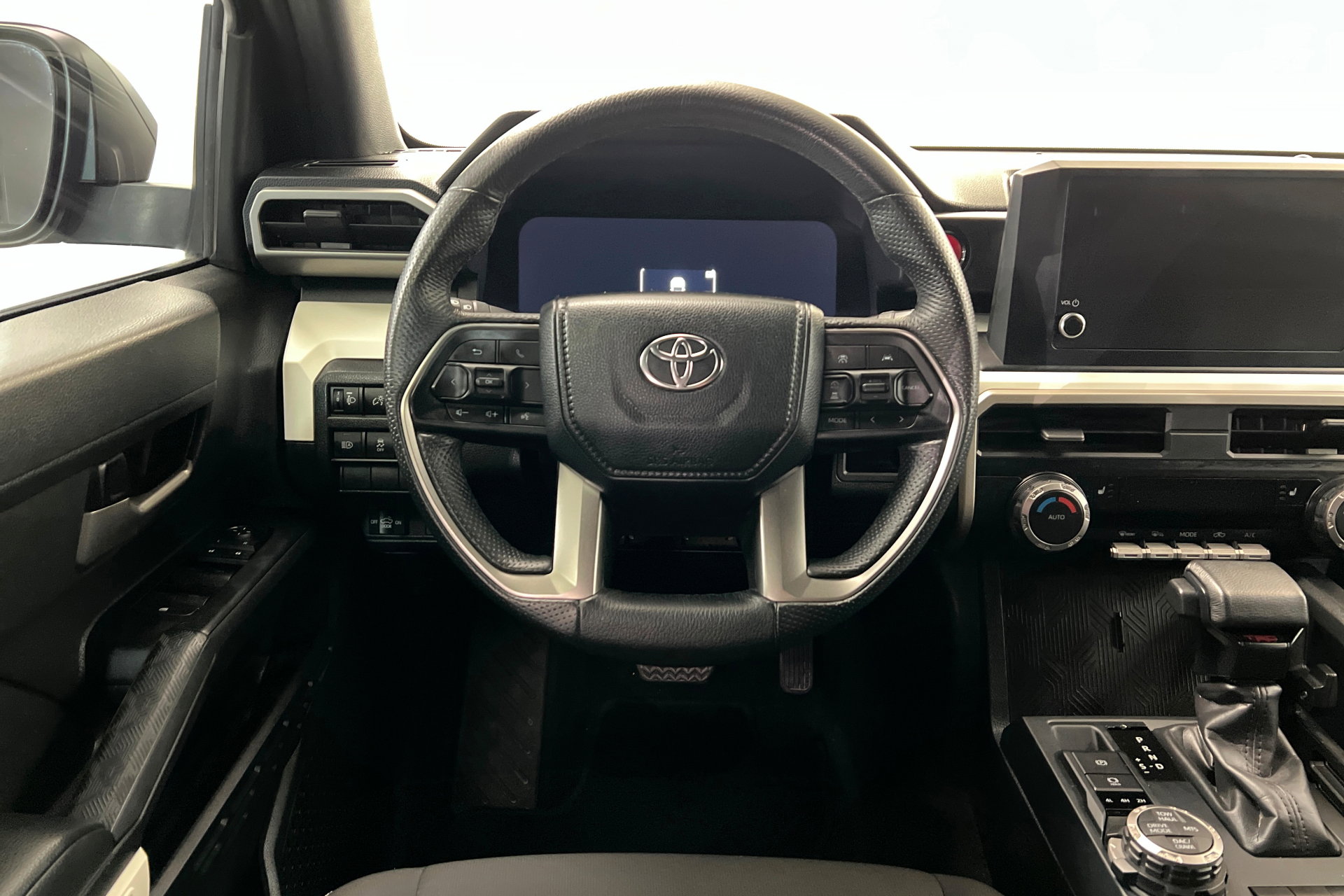 Used 2024 Toyota Tacoma TRD Off-Road image 12