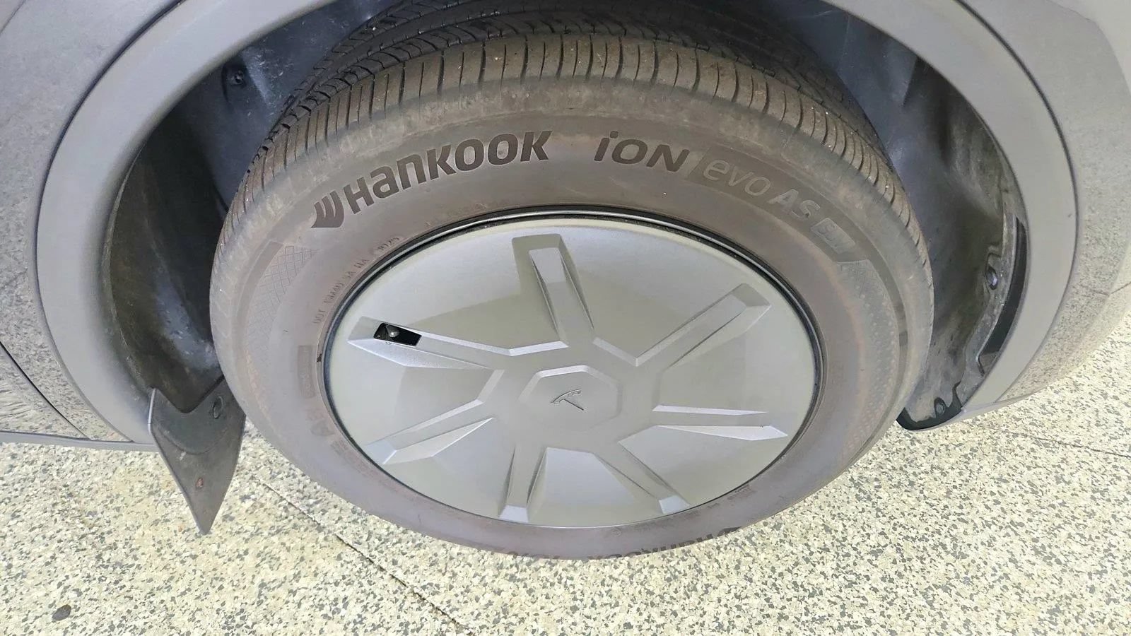 Used 2026 Tesla Model Y 2WD image 31