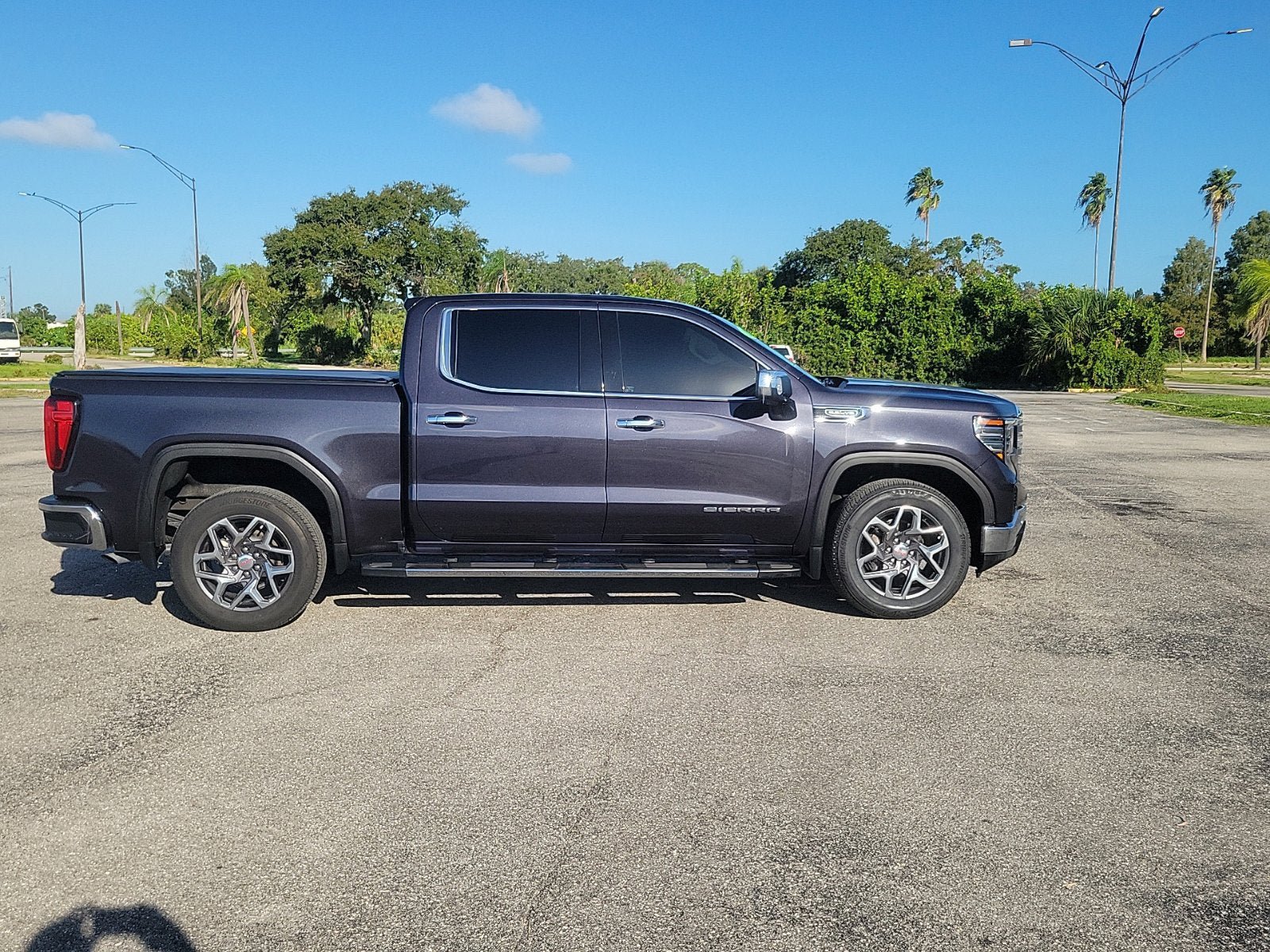 Certified 2022 GMC Sierra 1500 SLT w/ SLT Premium Package RWD image 5