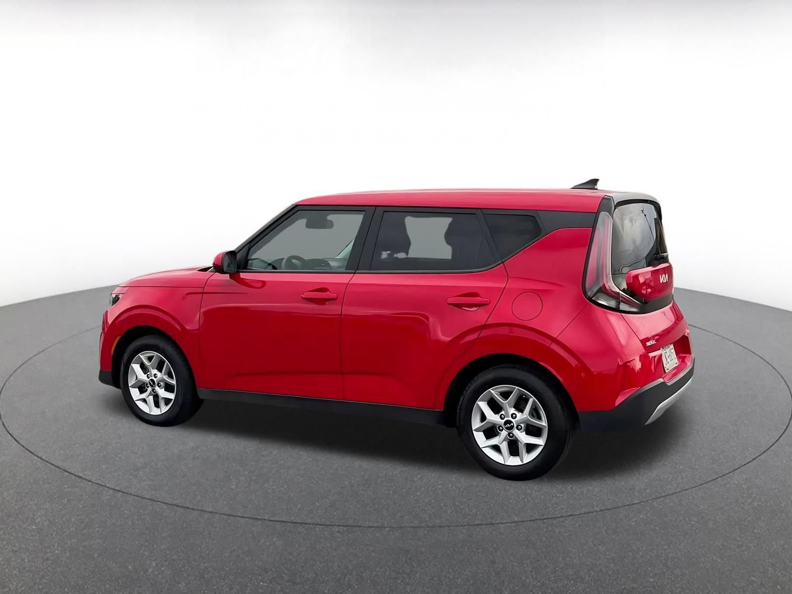 Used 2025 Kia Soul LX w/ LX Technology Package FWD image 9