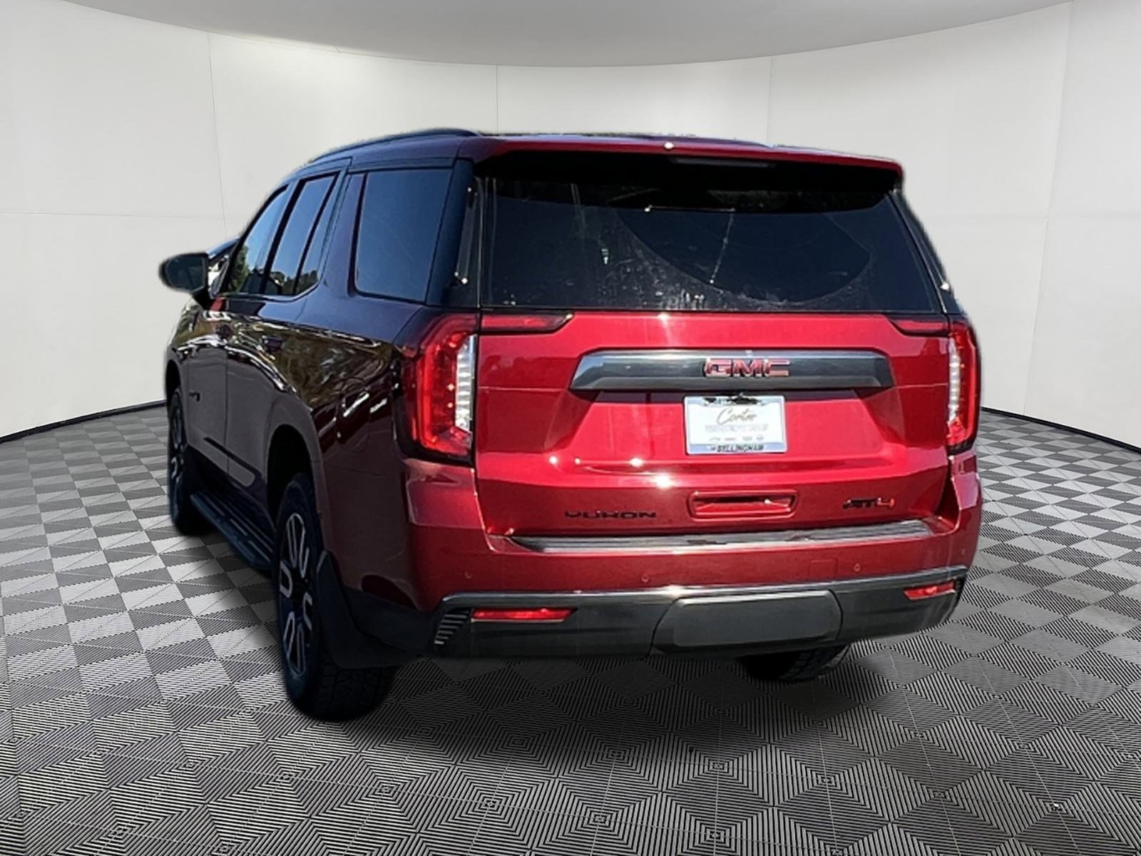 Used 2024 GMC Yukon AT4 image 4