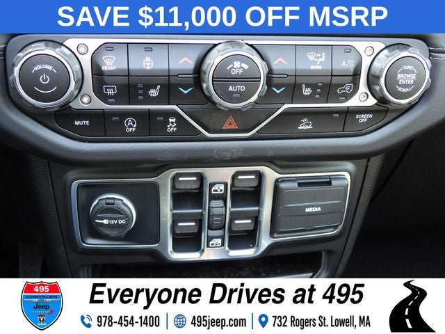 New 2025 Jeep Wrangler Unlimited Sahara w/ Technology Group AWD/4WD image 39