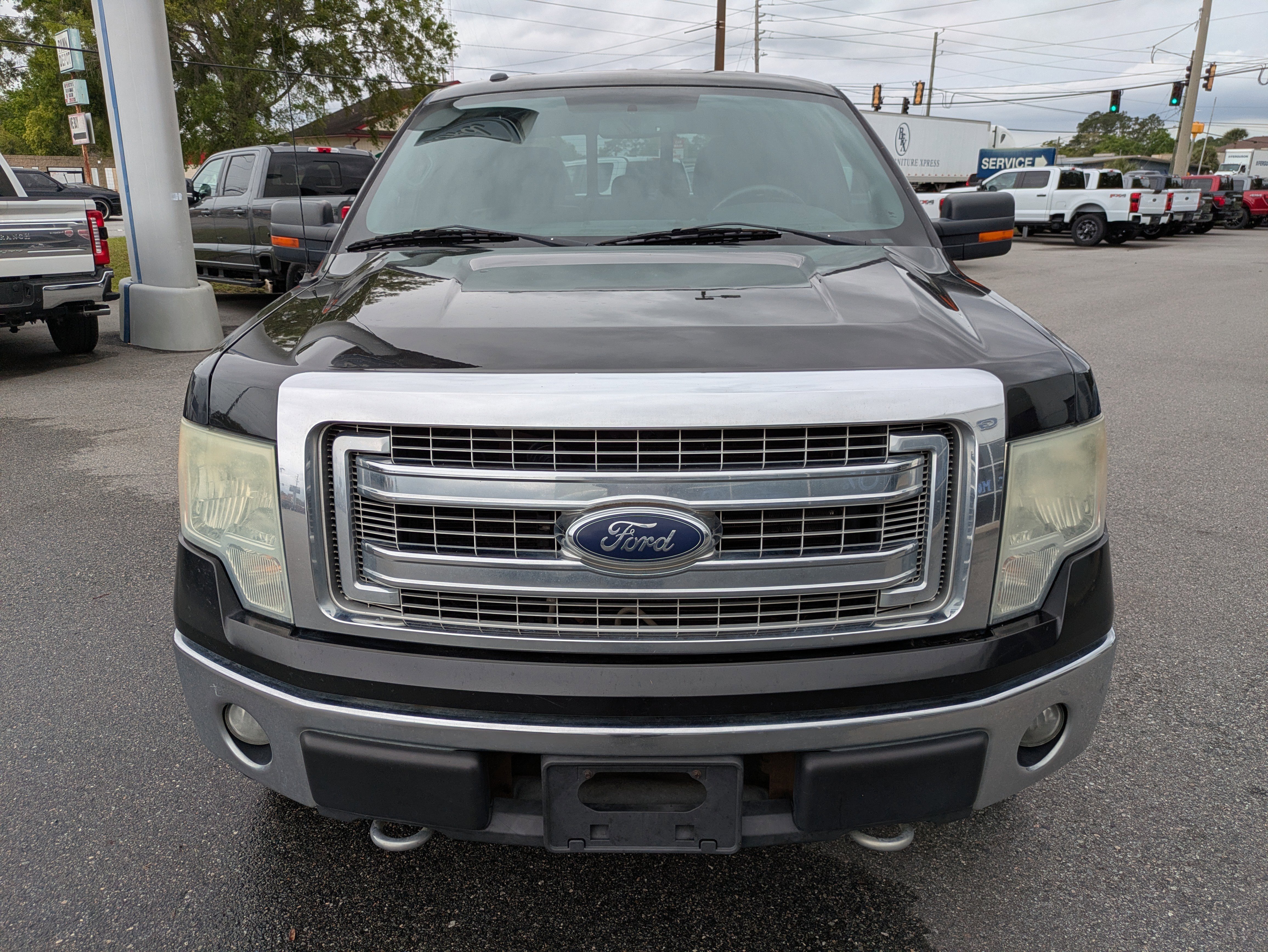 Used 2014 Ford F150 XLT w/ Equipment Group 302A Luxury AWD/4WD image 9