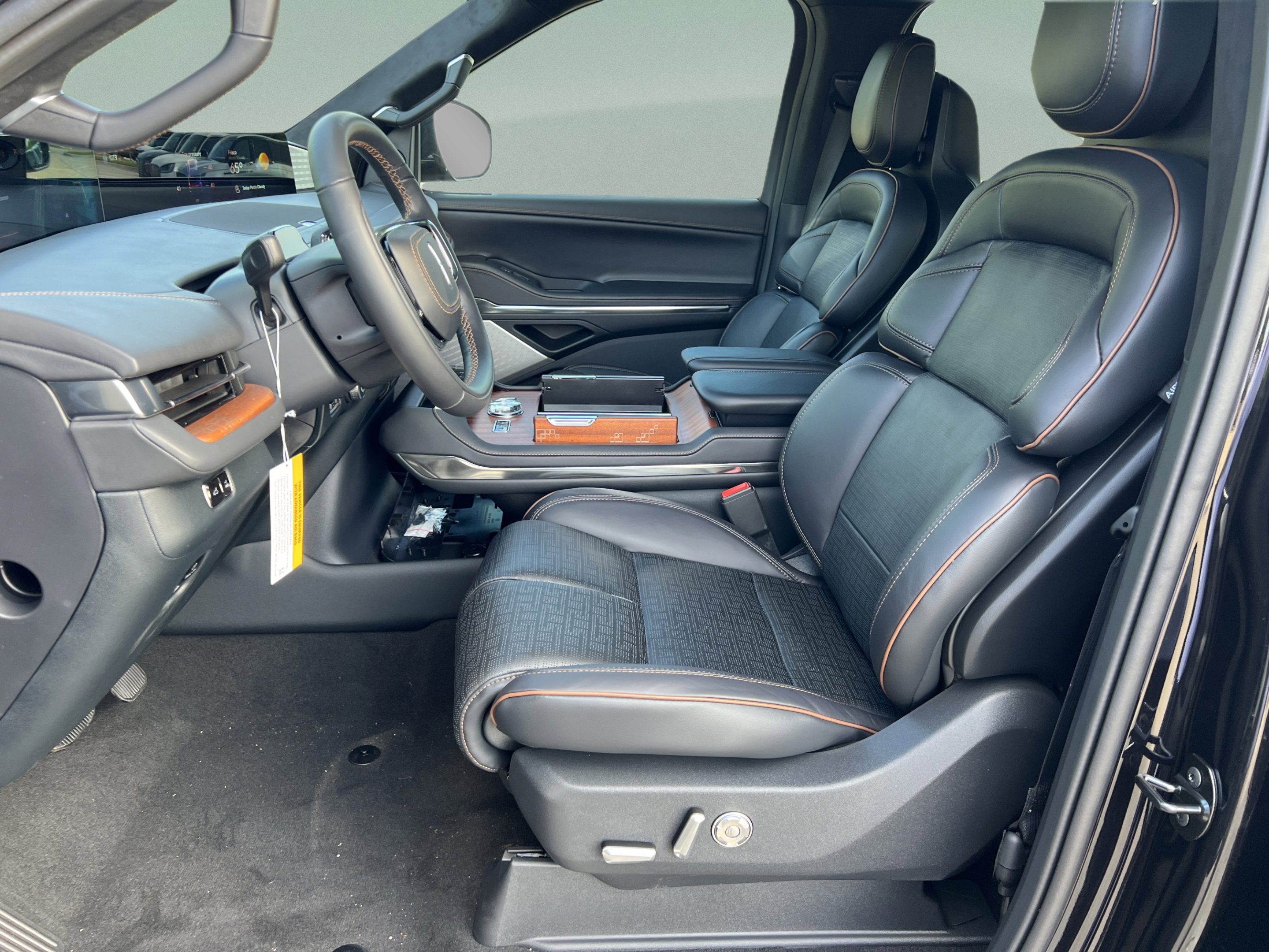 New 2026 Lincoln Navigator Black Label AWD/4WD image 19