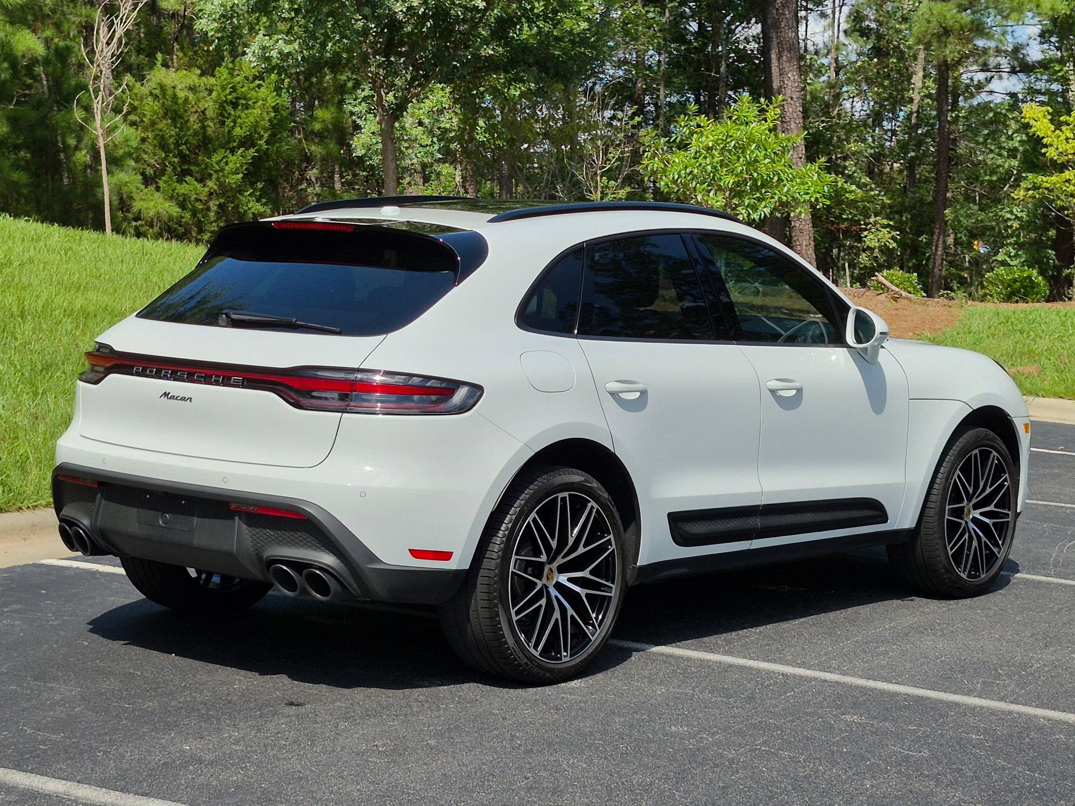 Certified 2026 Porsche Macan AWD/4WD image 30
