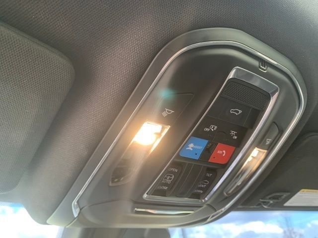 Used 2025 Jeep Grand Cherokee L Altitude image 20