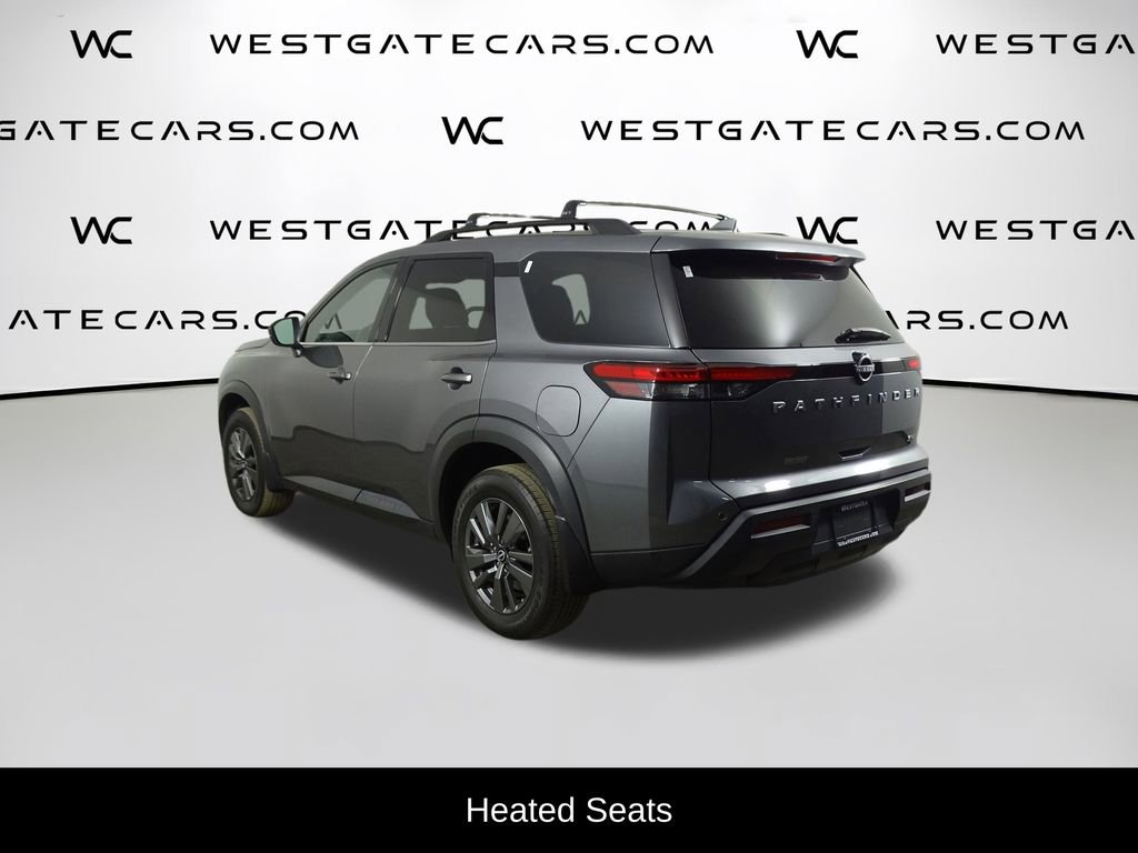 Used 2024 Nissan Pathfinder SV image 5