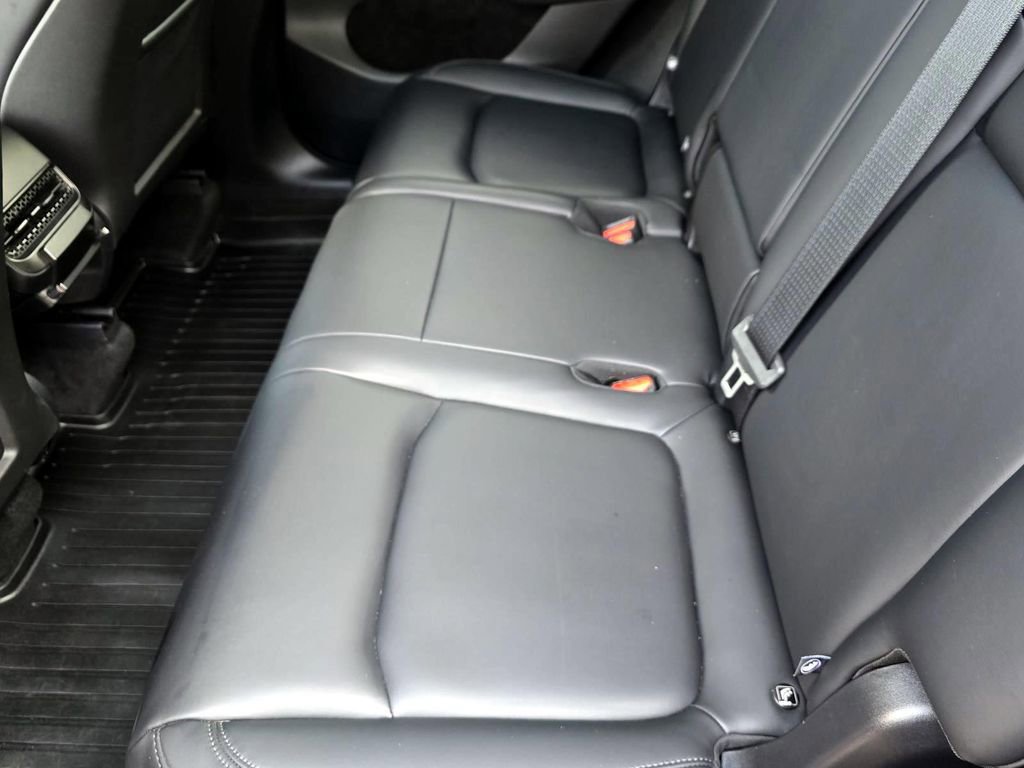 Used 2025 Tesla Model Y Long Range image 31