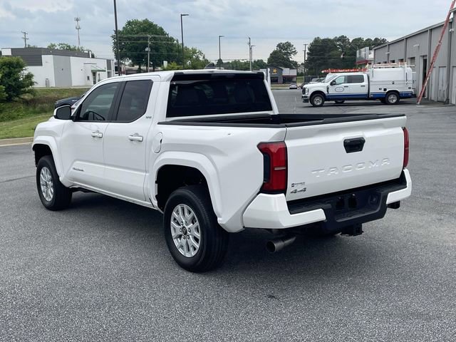 Used 2025 Toyota Tacoma SR5 AWD/4WD image 4