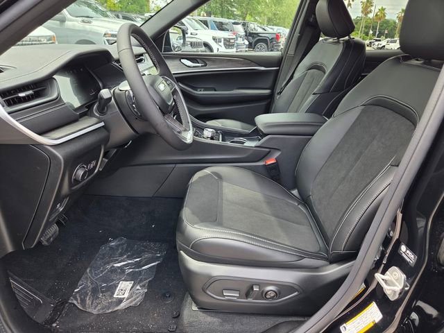 New 2026 Jeep Grand Cherokee Altitude RWD image 3
