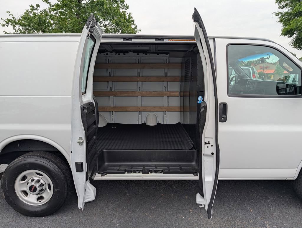 Used 2024 GMC Savana 2500 w/ Driver Convenience Package RWD image 14