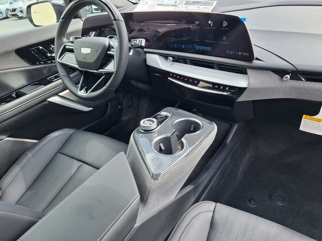 New 2026 Cadillac Optiq Luxury 2 RWD image 18