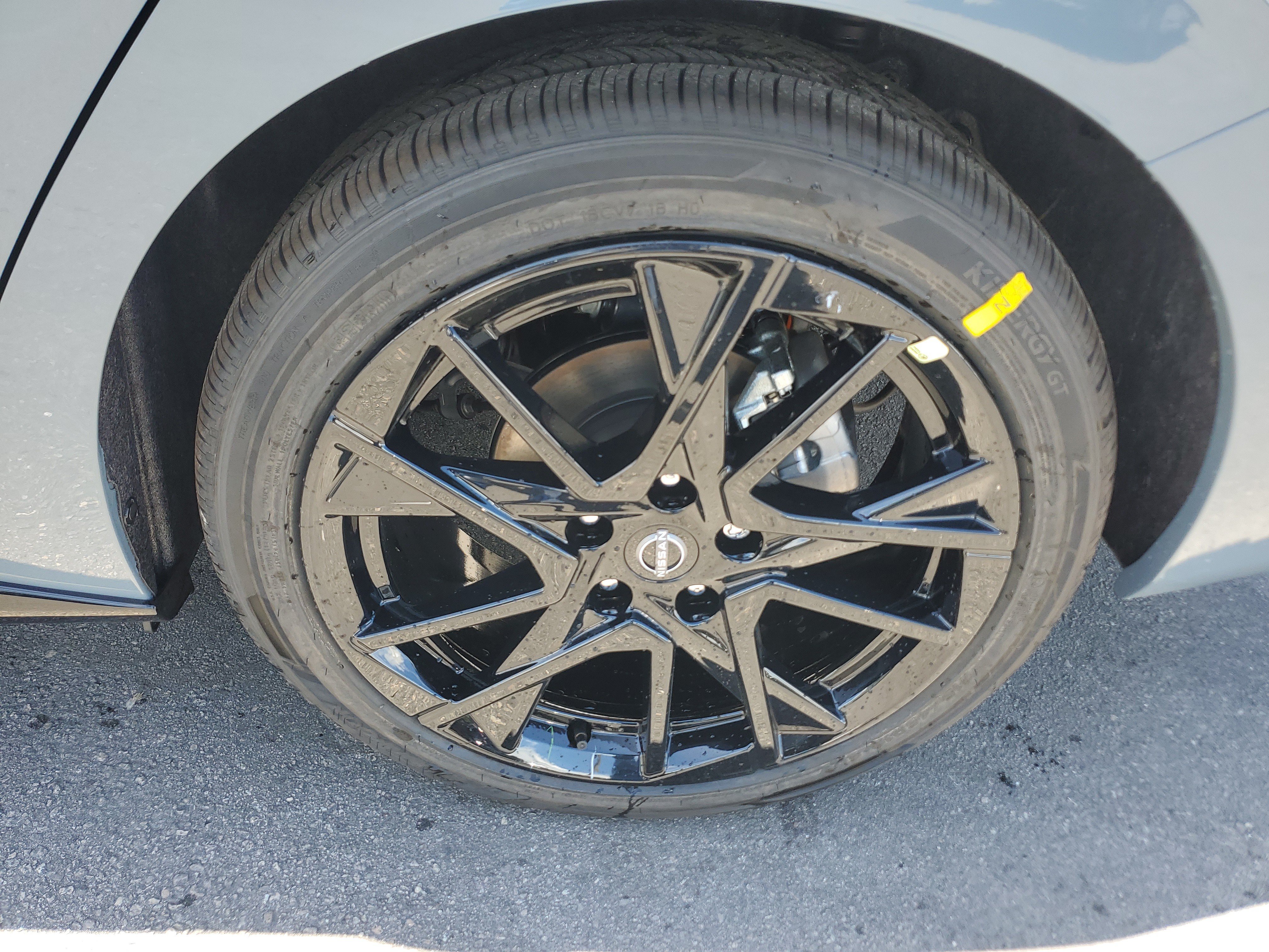 Used 2025 Nissan Sentra SR w/ Midnight Edition FWD image 18