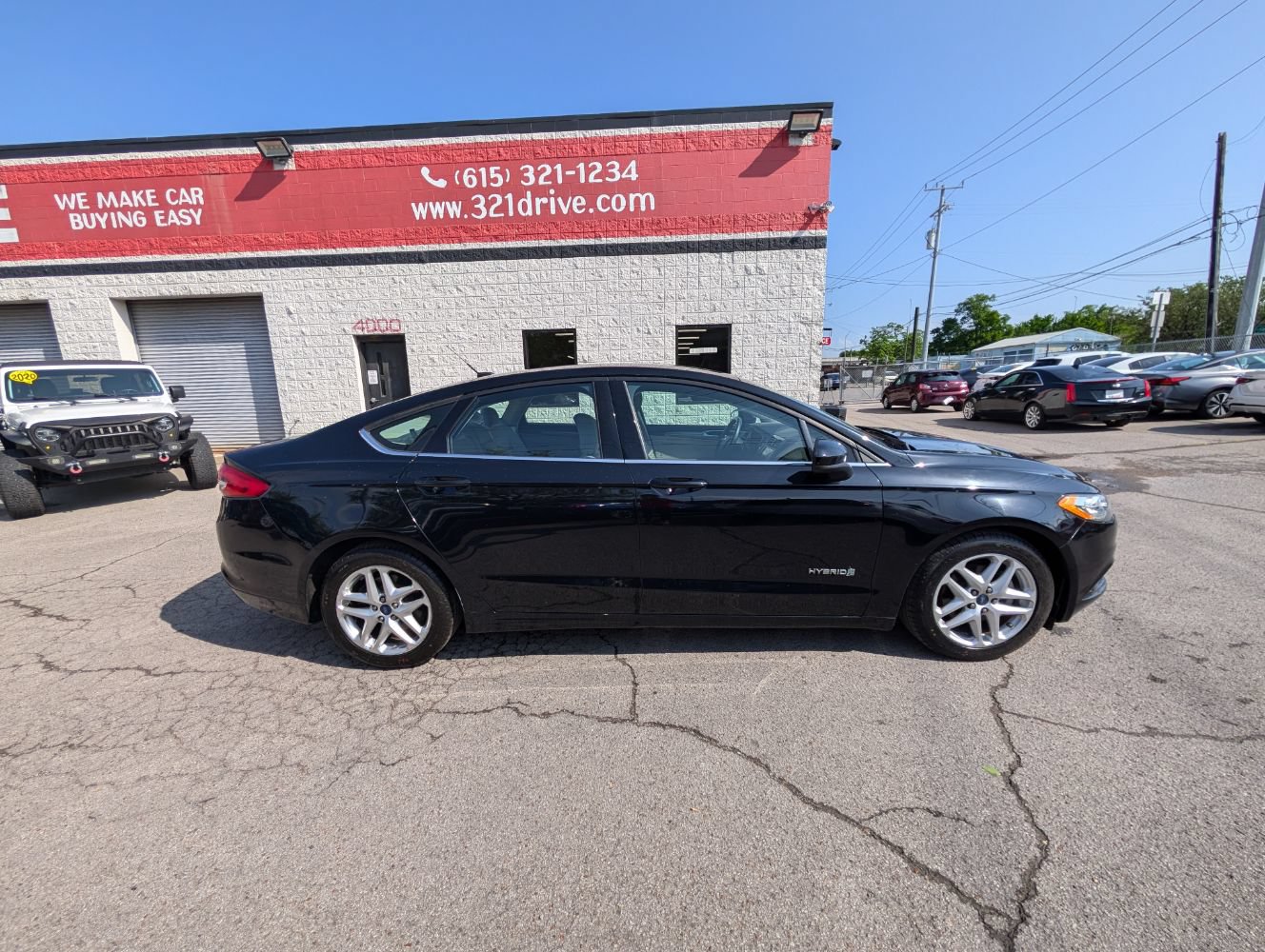 Used 2017 Ford Fusion SE FWD image 5