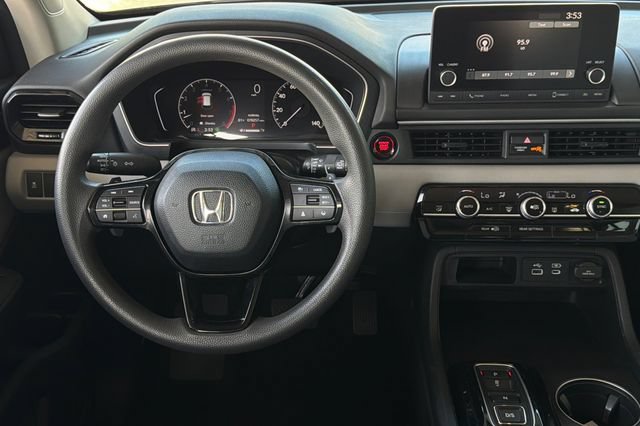 Used 2023 Honda Pilot LX image 18