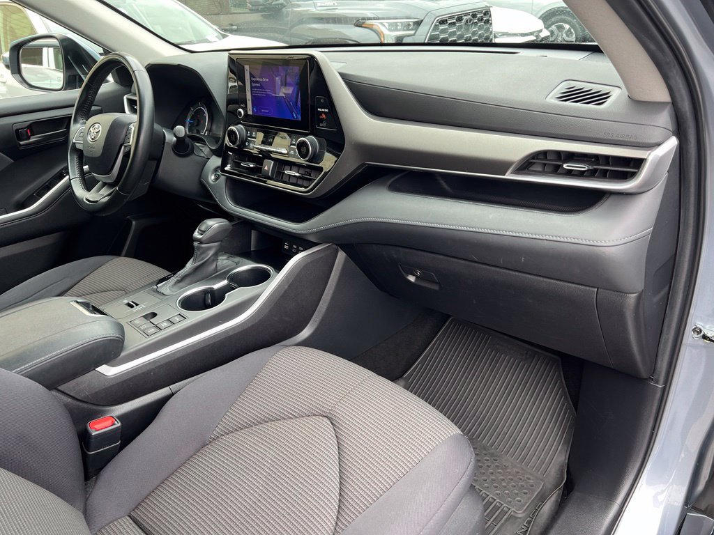 Used 2023 Toyota Highlander LE AWD/4WD image 26