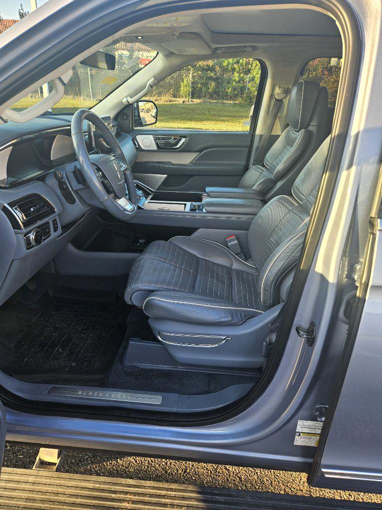 Used 2020 Lincoln Navigator L Black Label AWD/4WD image 3