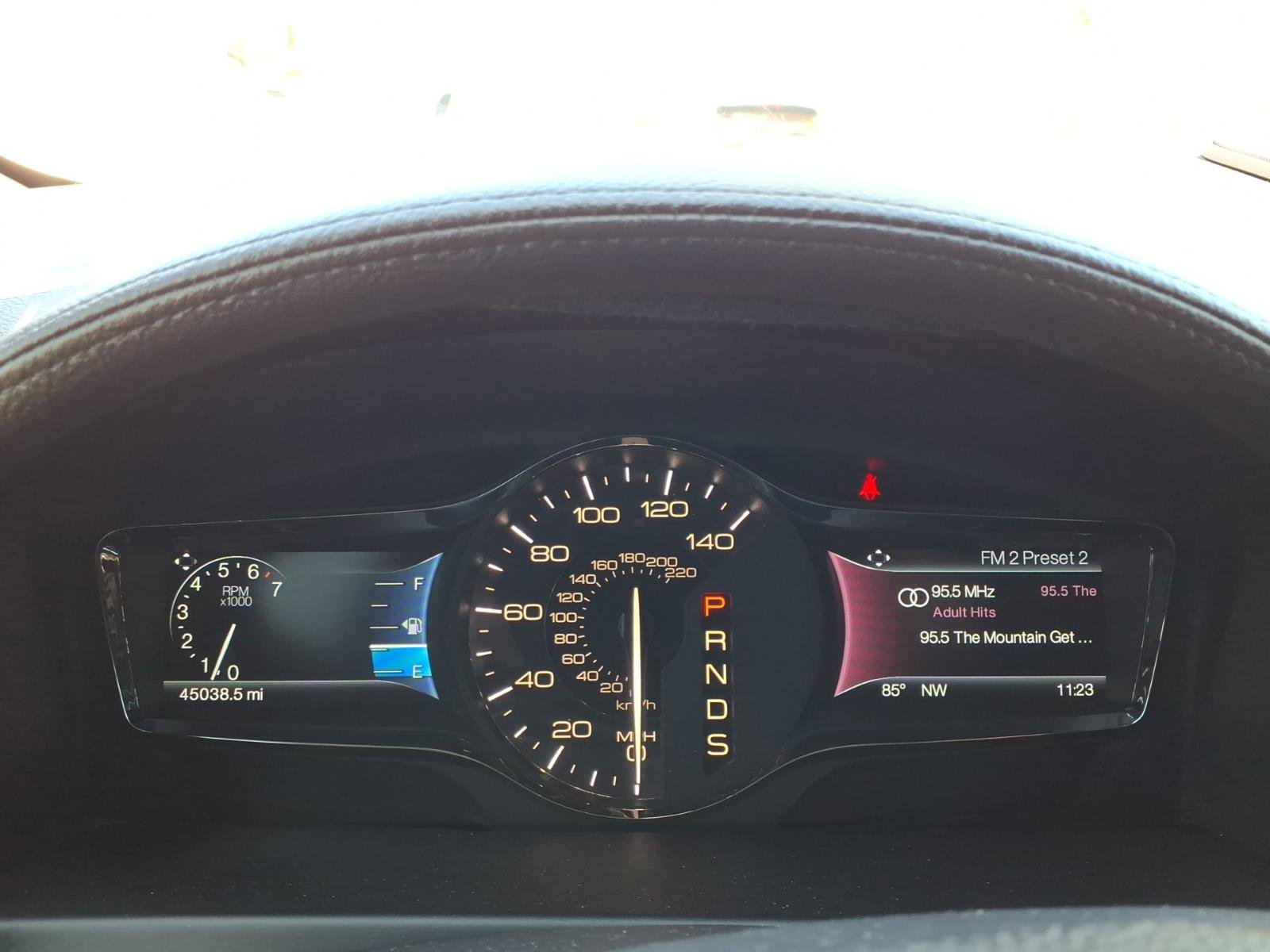 Used 2014 Lincoln MKX AWD w/ Equipment Group 101A image 25