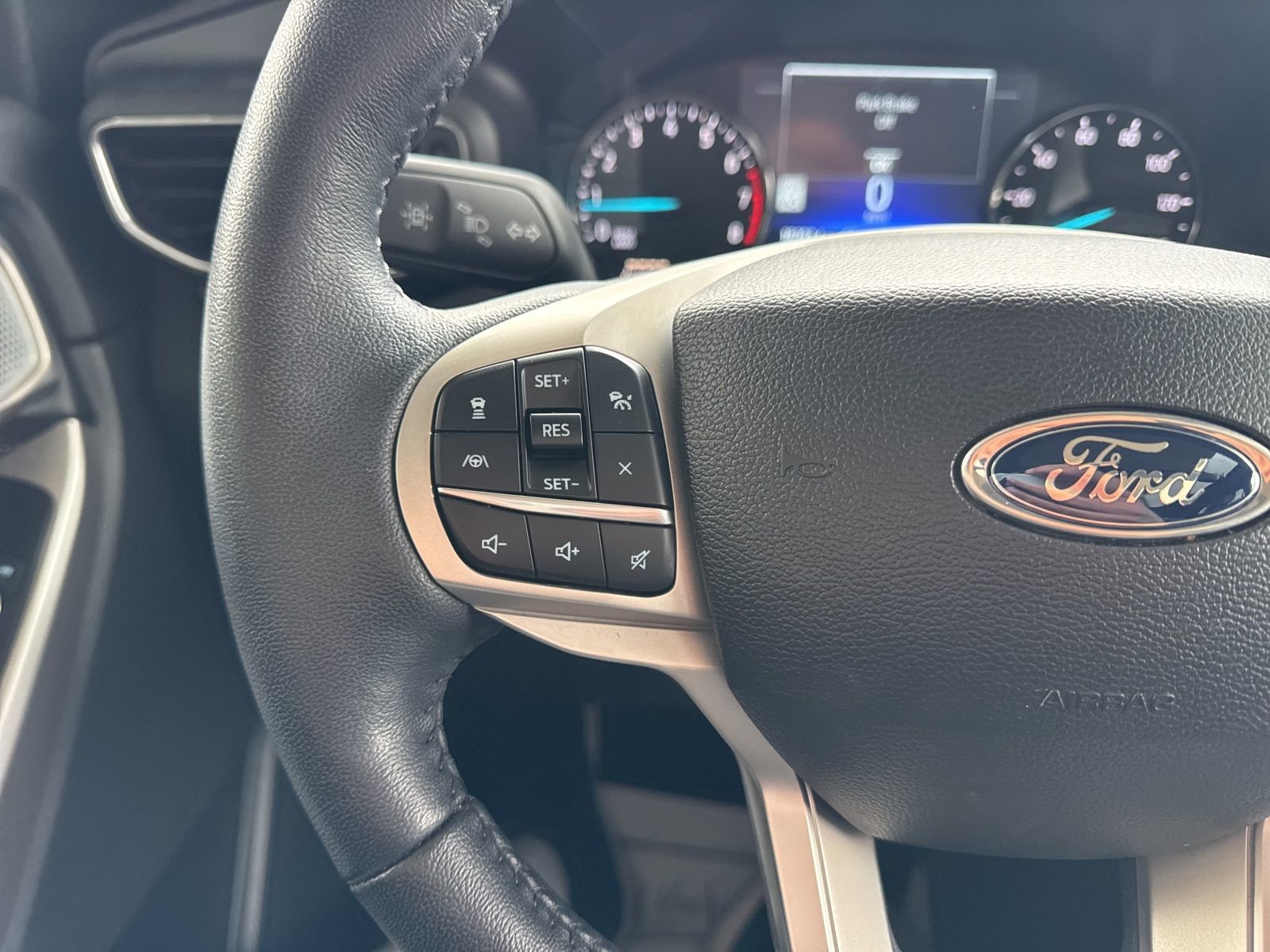 Certified 2024 Ford Explorer Limited w/ Limited Technology Package AWD/4WD image 31