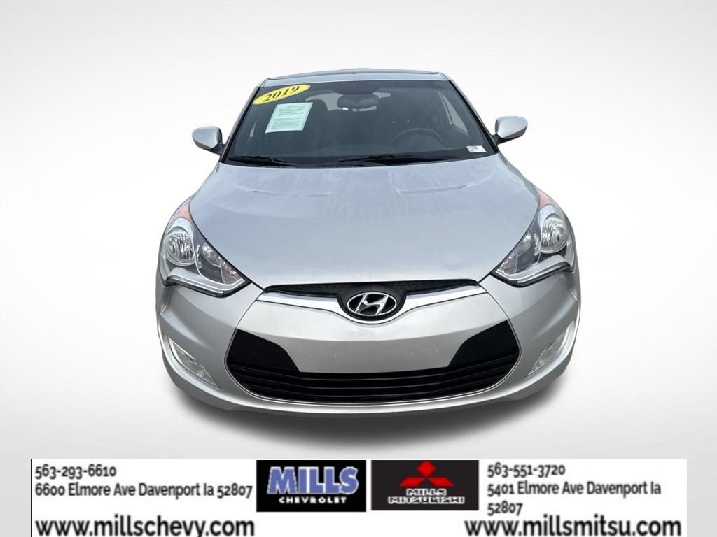 Used 2017 Hyundai Veloster Value Edition FWD image 8