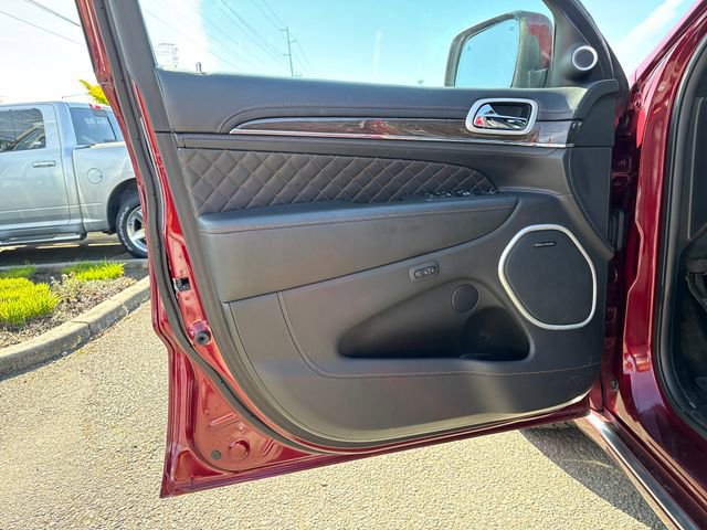Used 2019 Jeep Grand Cherokee Summit AWD/4WD image 16