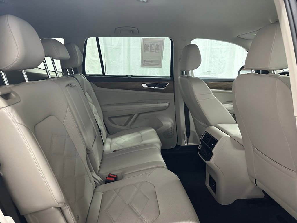 Used 2025 Volkswagen Atlas SE AWD/4WD image 55
