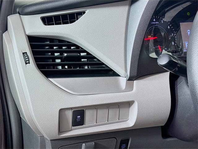 Used 2016 Toyota Sienna LE image 19