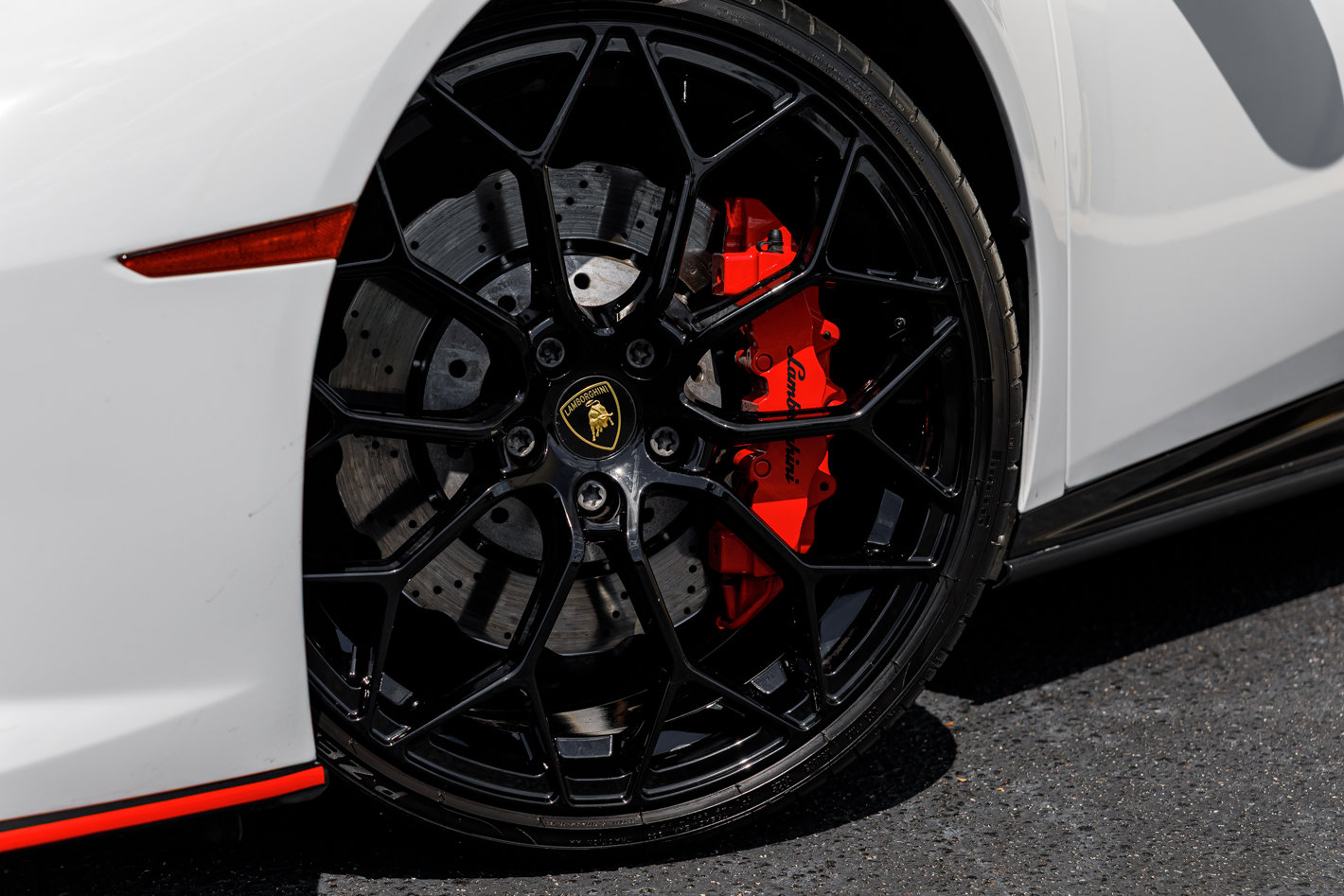 Used 2022 Lamborghini Huracan EVO RWD image 3