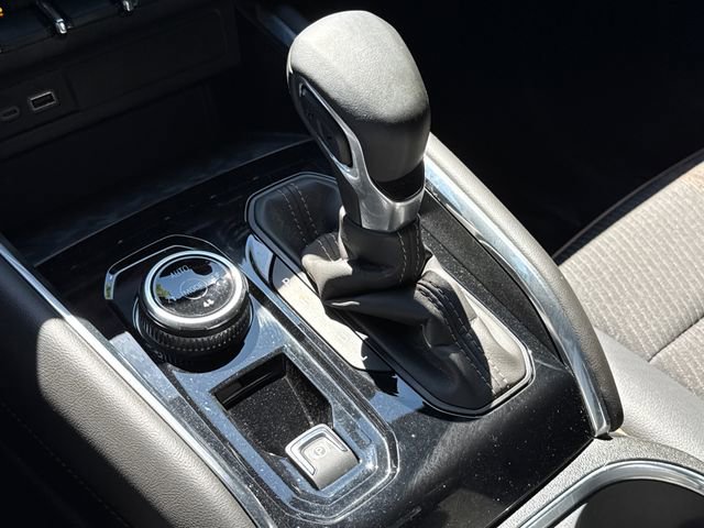 Used 2024 GMC Canyon AT4 w/ Technology Package AWD/4WD image 25