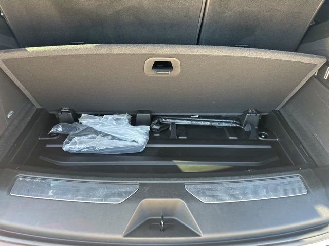 Used 2022 Cadillac Escalade Premium Luxury Platinum image 31