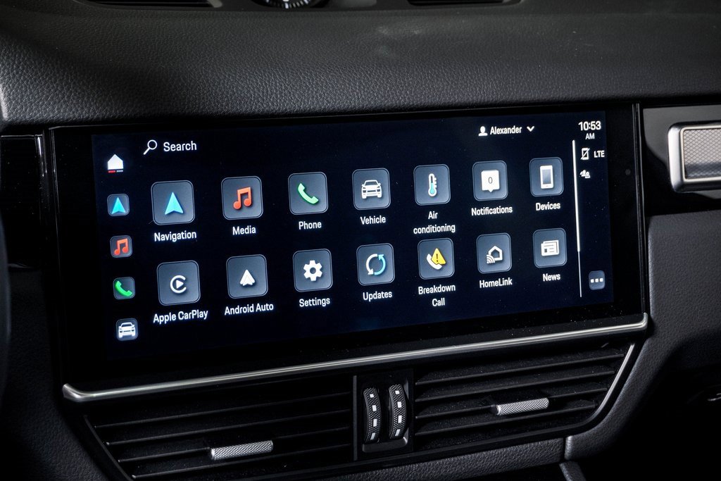 Certified 2023 Porsche Cayenne Platinum Edition image 20