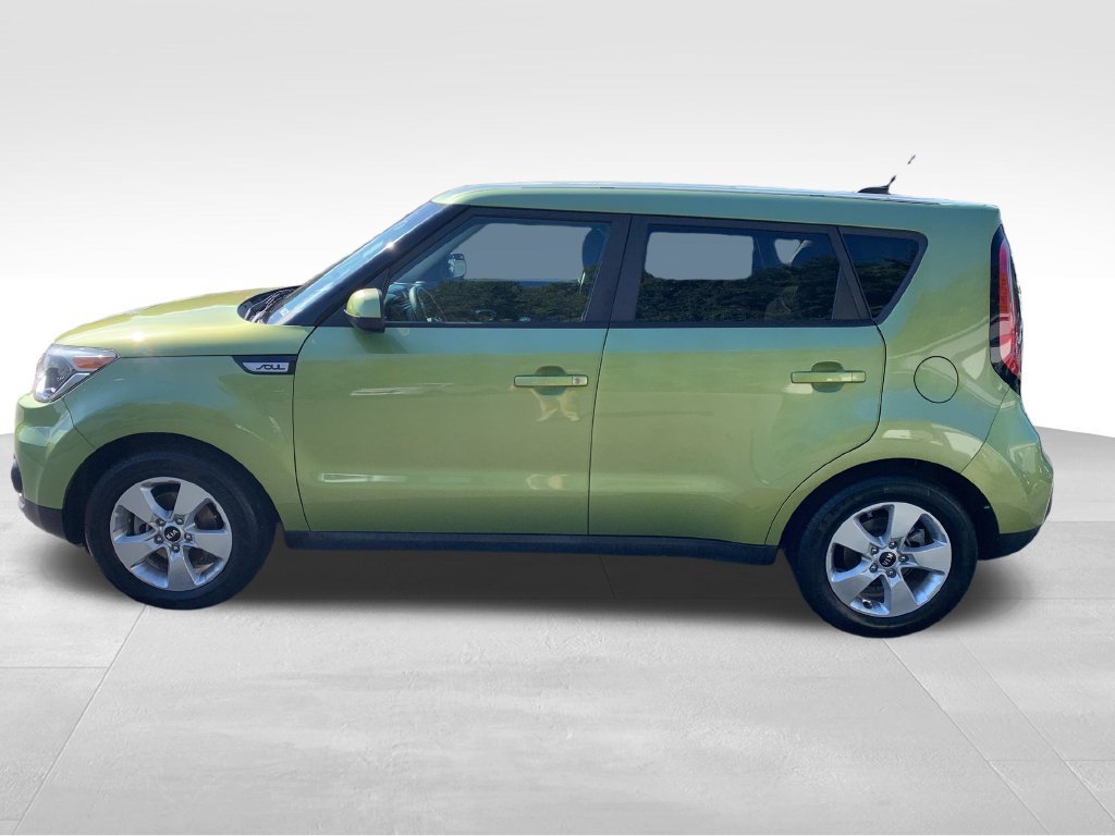Used 2018 Kia Soul FWD image 2