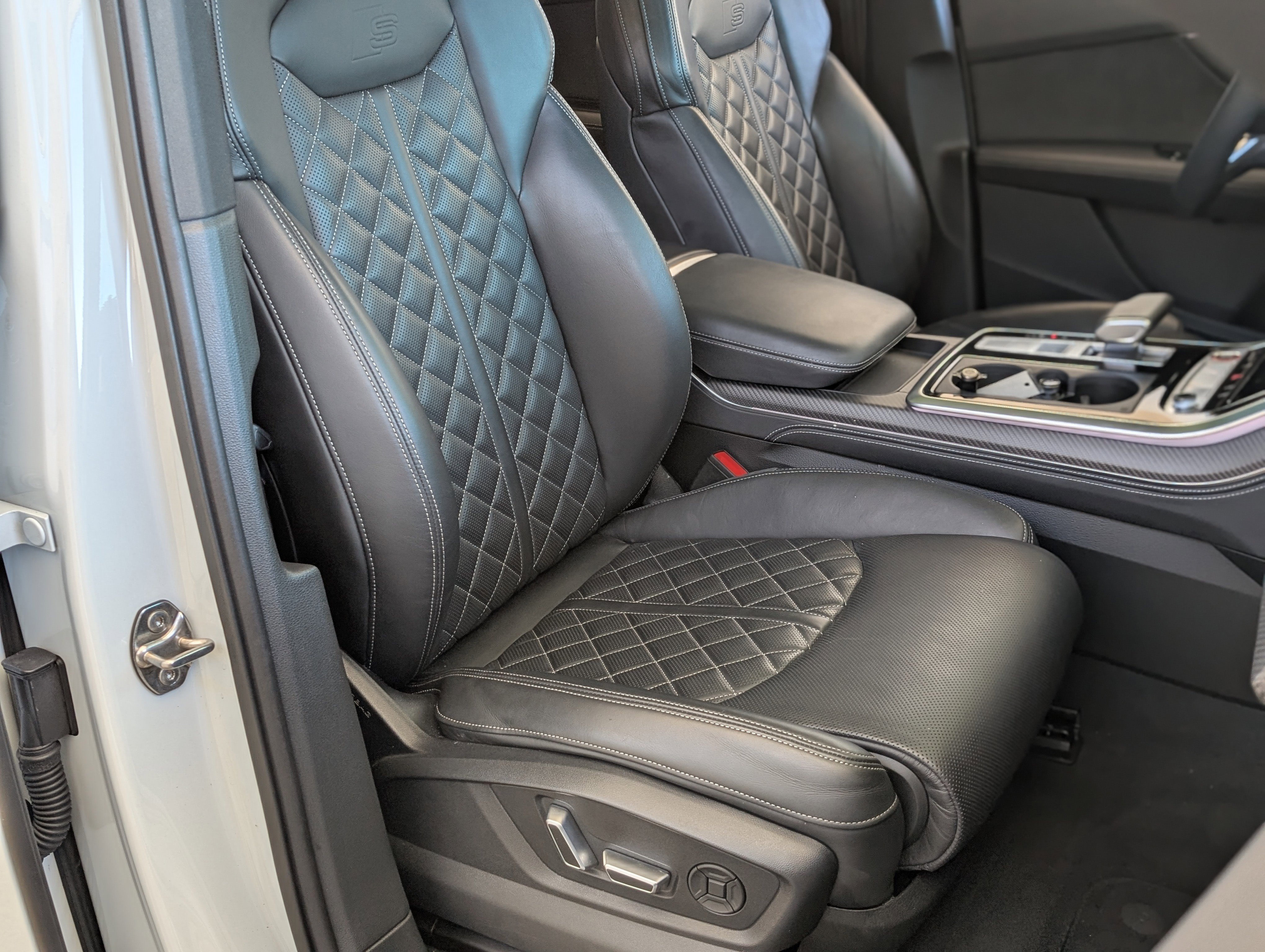 Used 2025 Audi SQ7 Premium Plus w/ Executive Package image 22