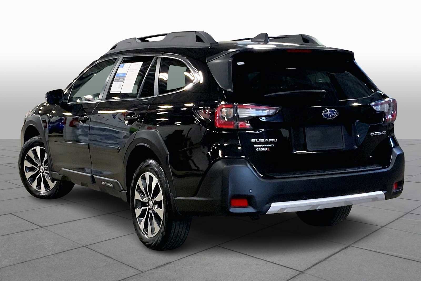 Used 2023 Subaru Outback Limited image 13