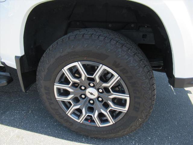 Certified 2023 Chevrolet Colorado Z71 w/ Z71 Convenience Package 2 AWD/4WD image 8