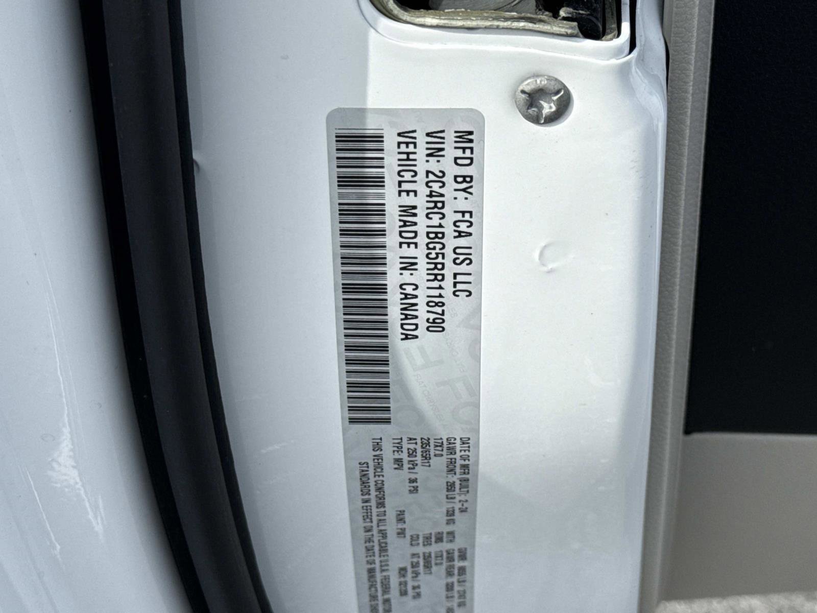 Used 2024 Chrysler Pacifica Touring-L image 30