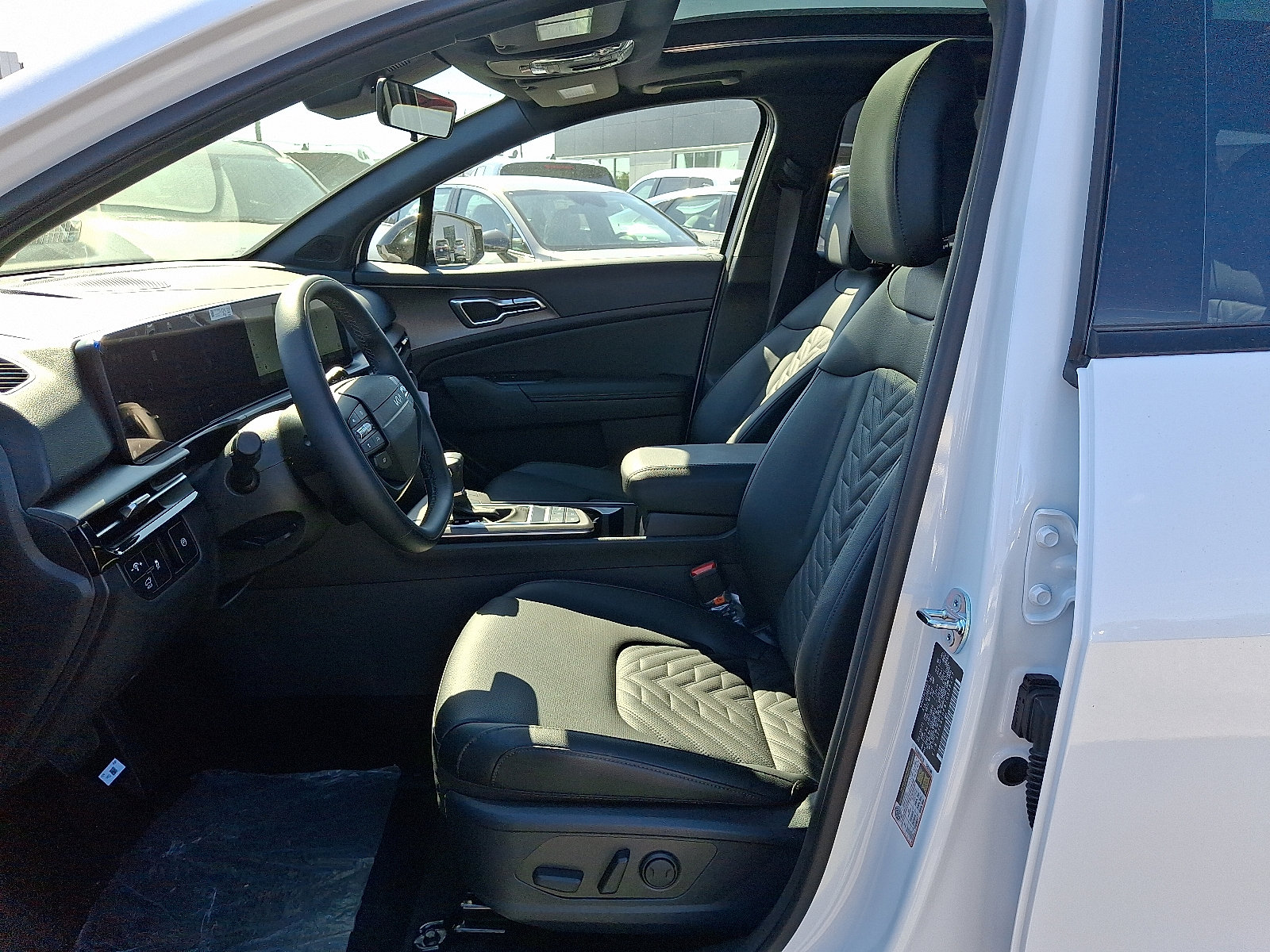 New 2026 Kia Sportage X-Line w/ X-Line Technology Package AWD/4WD image 14