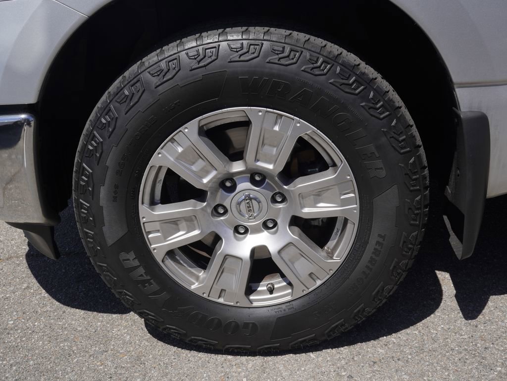 Used 2017 Nissan Titan SV RWD image 7