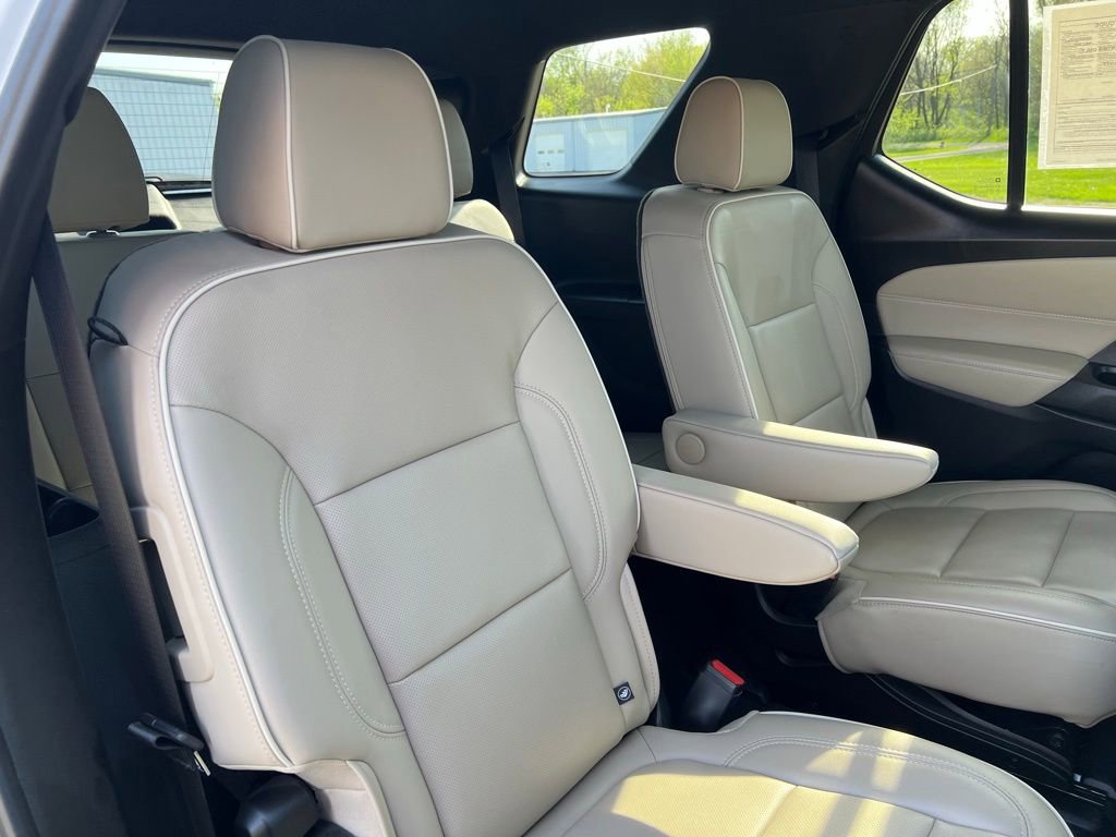 Used 2023 Chevrolet Traverse Premier AWD/4WD image 18