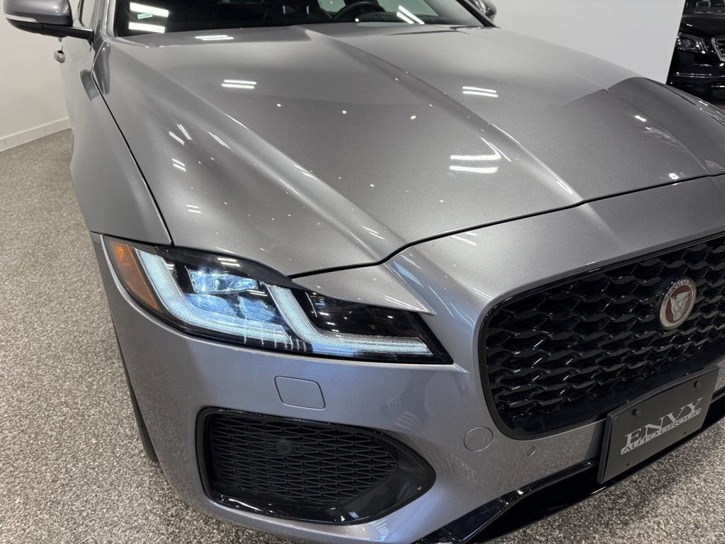 Used 2023 Jaguar XF R-Dynamic SE AWD/4WD image 3