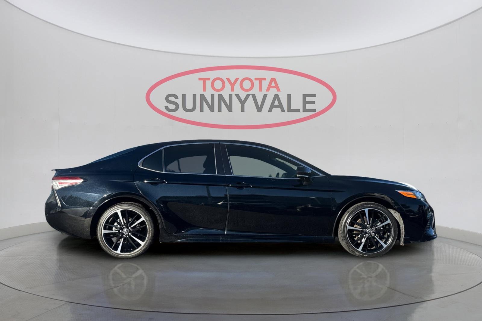 Used 2020 Toyota Camry XSE image 9