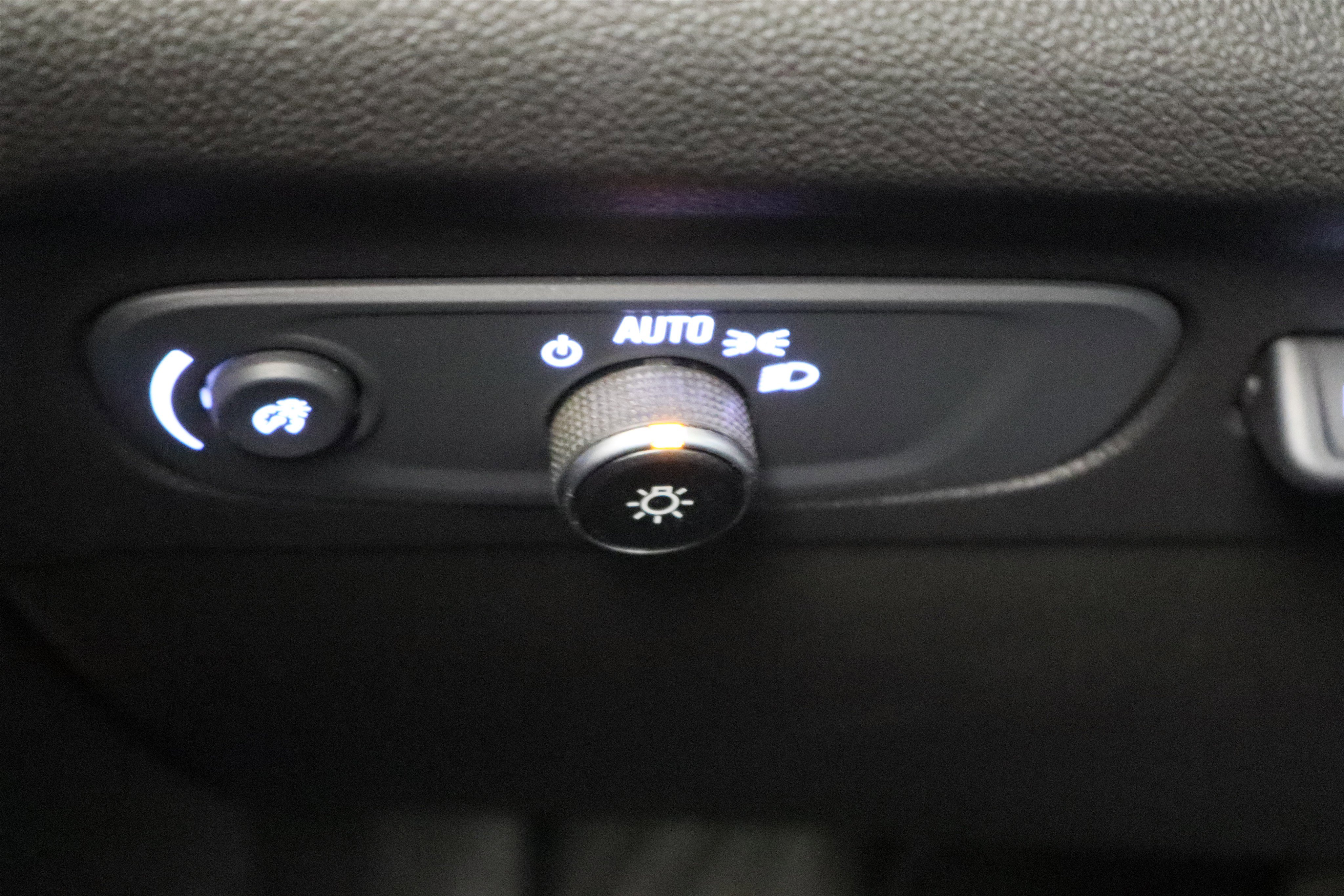 Used 2021 Buick Envision Avenir image 34