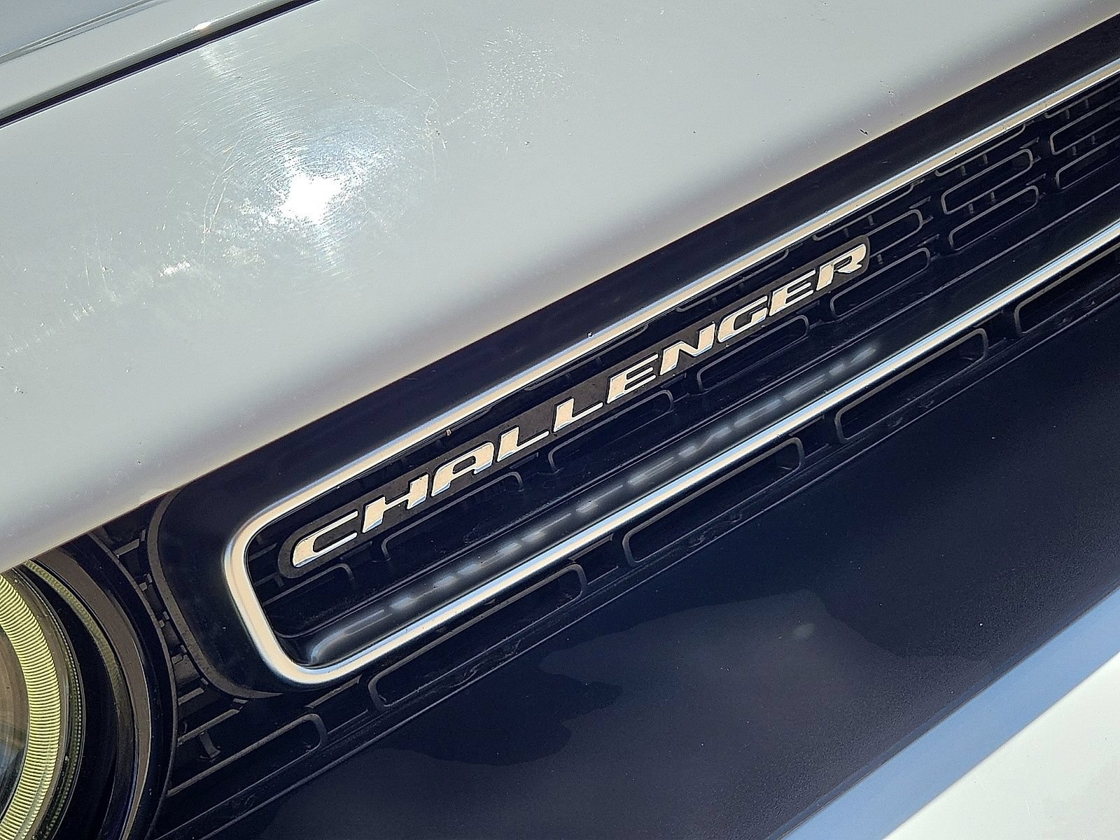 Used 2016 Dodge Challenger SXT RWD image 14