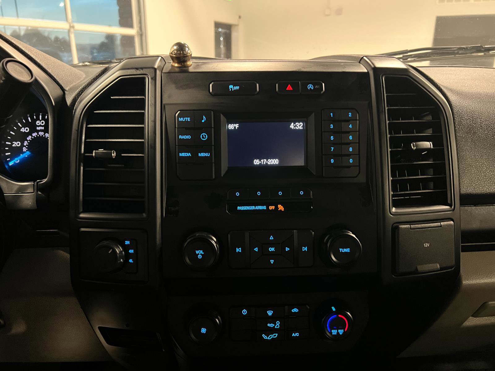 Used 2015 Ford F150 XL image 16
