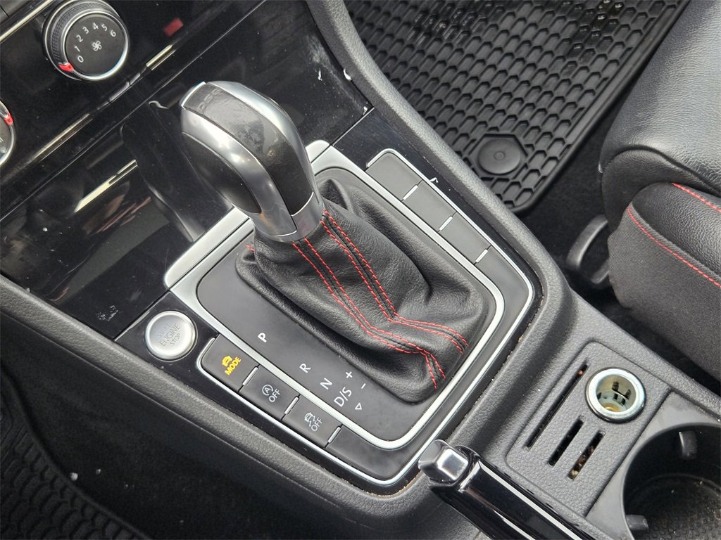 Used 2019 Volkswagen Golf 4-Door image 18