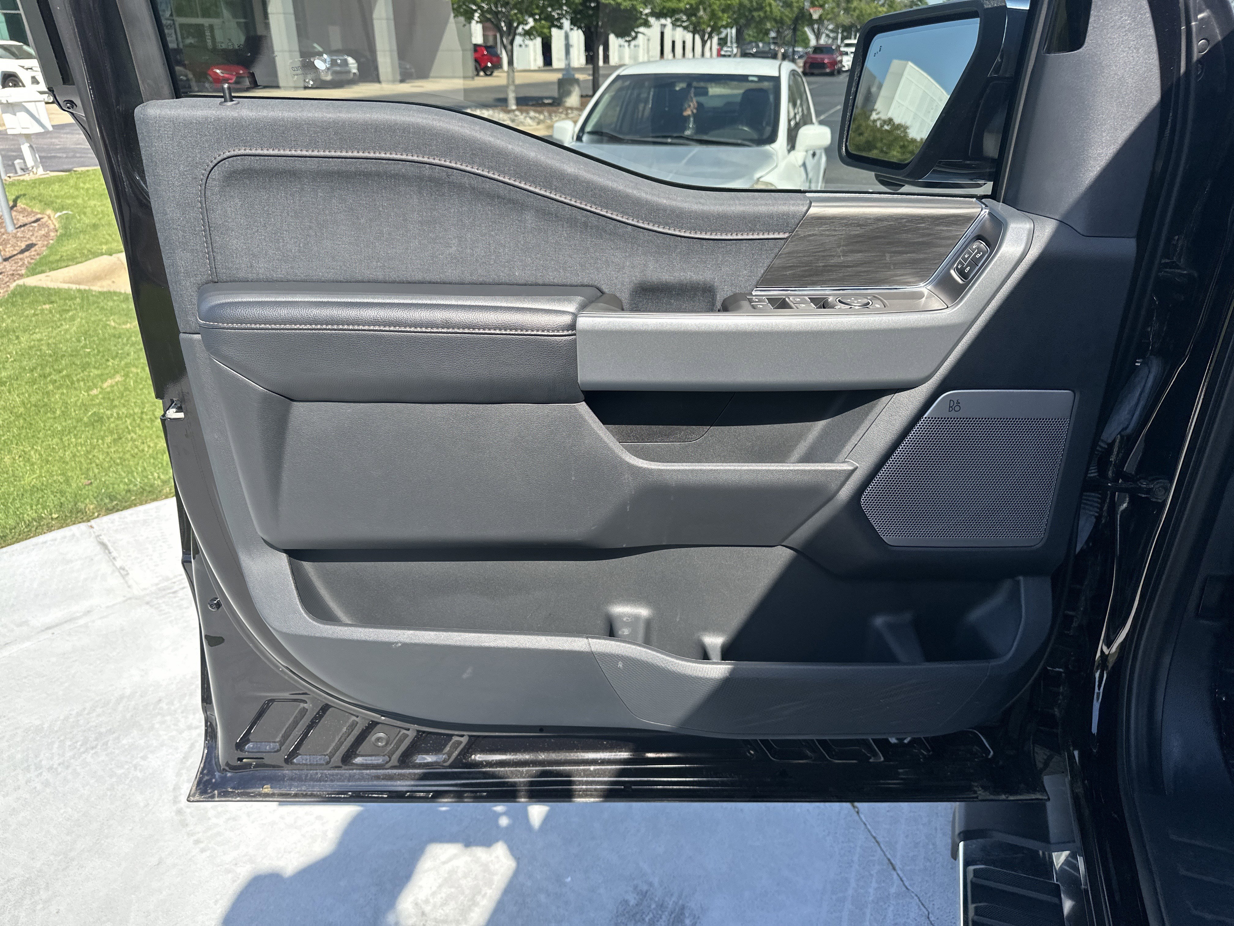 Used 2024 Ford F150 Lariat w/ FX4 Off-Road Package AWD/4WD image 14