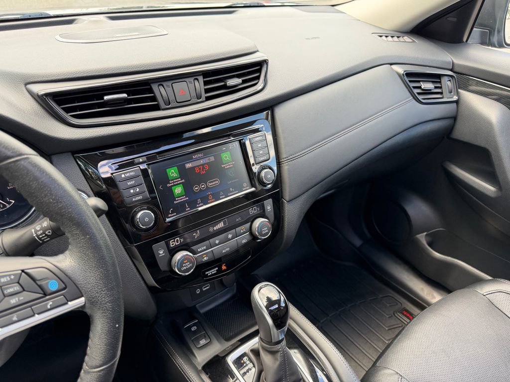 Used 2019 Nissan Rogue SL w/ Premium Package AWD/4WD image 18