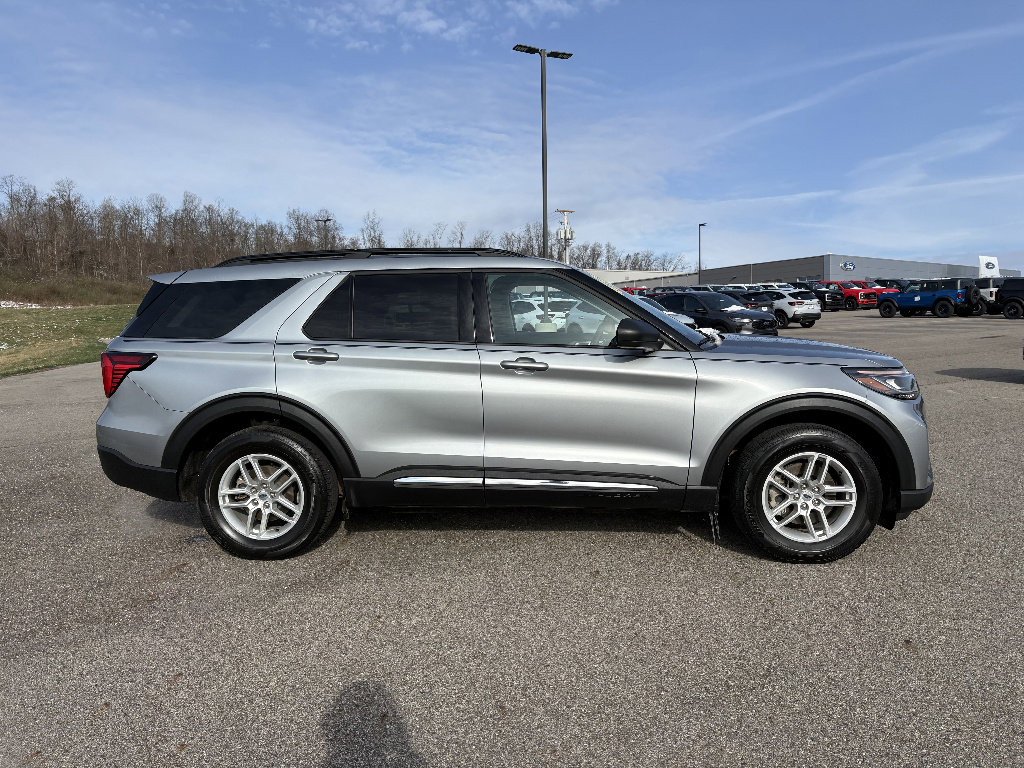 Used 2025 Ford Explorer Active image 6